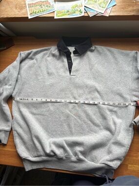 Brandy Melville Gray Pullover Sweatshirt with Black Collar